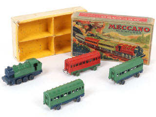 Lot 281 - DINKY TOYS (FRANCE) (1)