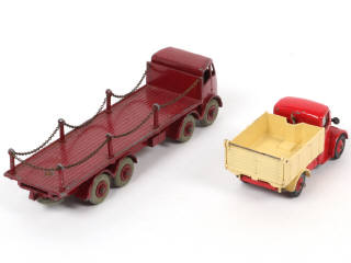 Lot 40 - DINKY TOYS (GB) (2)