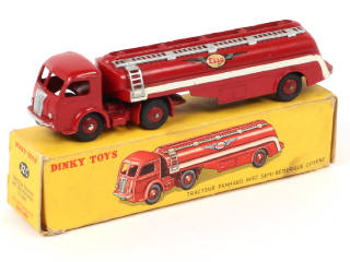 Lot 114 - DINKY TOYS (FRANCE) (1)