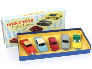 Lot 217 - DINKY TOYS (FRANCE) (6)