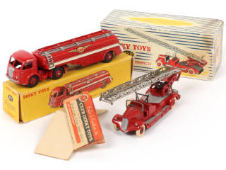 Lot 187 - DINKY TOYS (FRANCE) (2)
