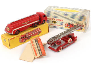 Lot 187 - DINKY TOYS (FRANCE) (2)