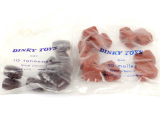 Lot 171 - DINKY TOYS (FRANCE) (2)