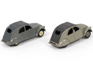 Lot 194 - DINKY TOYS (FRANCE) (2)