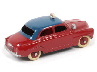 Lot 106 - DINKY TOYS (FRANCE) (1)