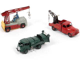Lot 201 - DINKY TOYS (FRANCE) (3)