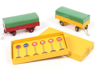 Lot 198 - DINKY TOYS (FRANCE) (3)
