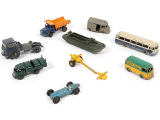 Lot 219 - DINKY TOYS (FRANCE) (9)
