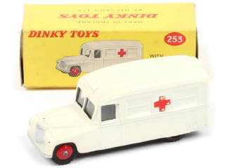 Lot 167 - DINKY TOYS (GB) (1)