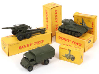 Lot 300 - DINKY TOYS (FRANCE) (4)