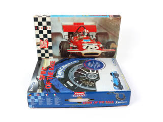 Lot 96 - DIVERS (2)
