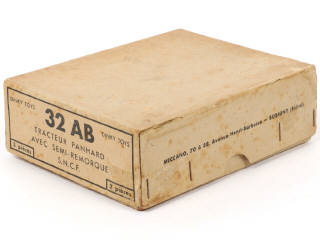 Lot 244 - DINKY TOYS (FRANCE) (1)