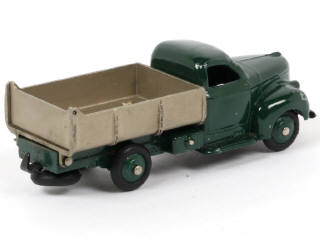Lot 252 - DINKY TOYS (FRANCE) (1)