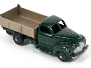 Lot 252 - DINKY TOYS (FRANCE) (1)