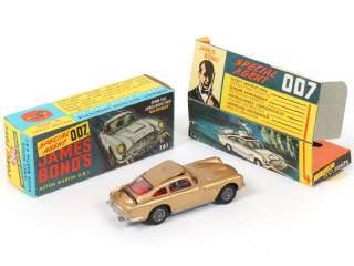 Lot 138 - CORGI TOYS (GB) (1)