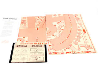 Lot 10 - DINKY TOYS (5)
