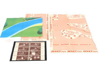 Lot 10 - DINKY TOYS (5)