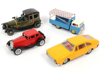 Lot 84 - DIVERS (4)