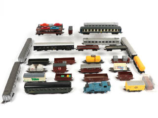 Lot 7 - DIVERS (29)