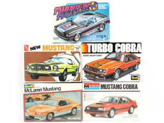 Lot 105 - DIVERS (5)