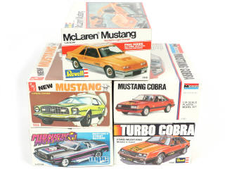 Lot 105 - DIVERS (5)