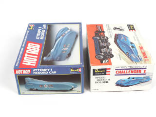 Lot 55 - REVELL (2)