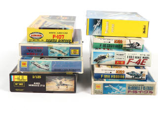 Lot 47 - DIVERS (9)