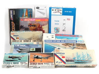 Lot 44 - DIVERS (14)