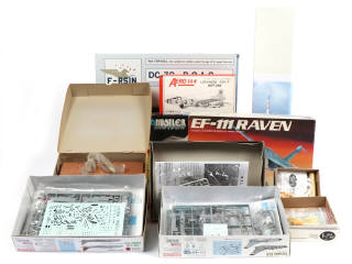 Lot 45 - DIVERS (14)