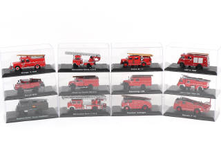 Lot 185 - DIVERS (12)