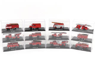 Lot 186 - DIVERS (12)