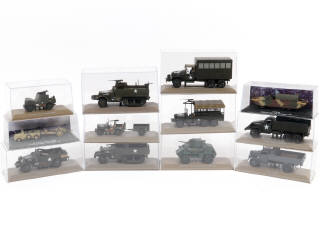 Lot 184 - DIVERS (12)