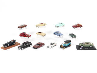 Lot 181 - DIVERS (12)