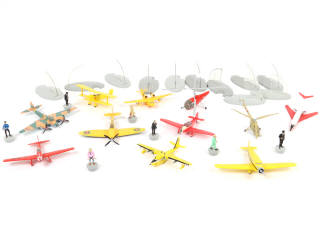 Lot 178 - DIVERS (11)
