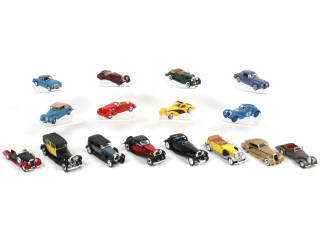 Lot 200 - DIVERS (16)