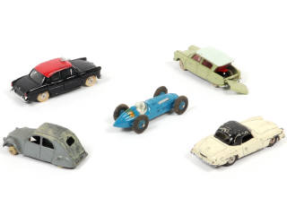 Lot 277 - DINKY TOYS (FRANCE) (5)