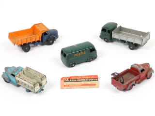 Lot 279 - DINKY TOYS (FRANCE) (5)