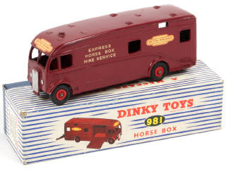 Lot 231 - DINKY TOYS (GB) (1)