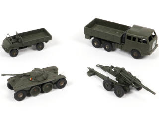Lot 274 - DINKY TOYS (FRANCE) (4)