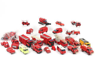 Lot 156 - DIVERS (22)