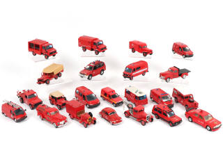 Lot 157 - DIVERS (22)