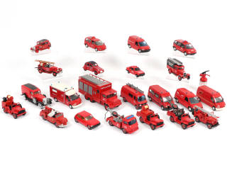 Lot 159 - DIVERS (22)