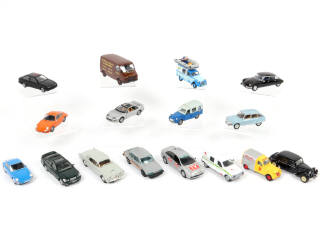 Lot 125 - DIVERS (16)
