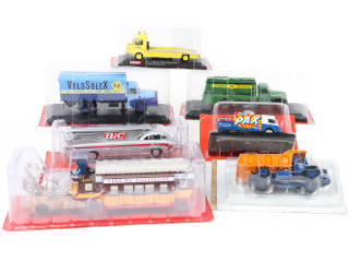 Lot 69 - DIVERS (7)