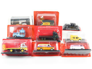 Lot 73 - DIVERS (9)