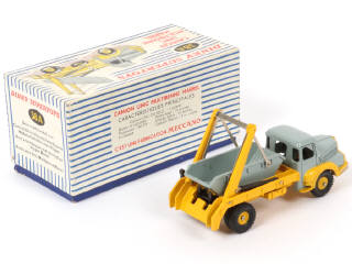 Lot 255 - DINKY TOYS (FRANCE) (1)