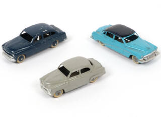 Lot 281 - DINKY TOYS (FRANCE) (3)