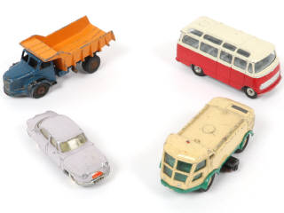 Lot 287 - DINKY TOYS (FRANCE) (4)