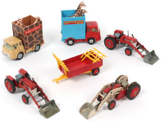 Lot 94 - CORGI TOYS (GB) (6)