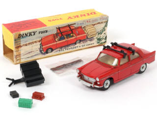 Lot 309 - DINKY TOYS (FRANCE) (1)